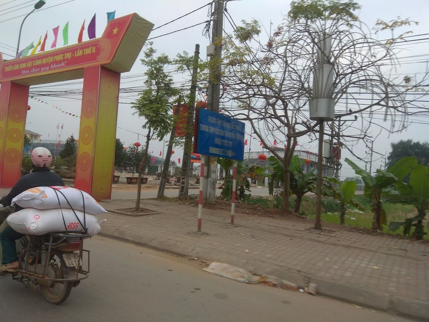 Sân Vận Động Huyện Phúc Thọ 9