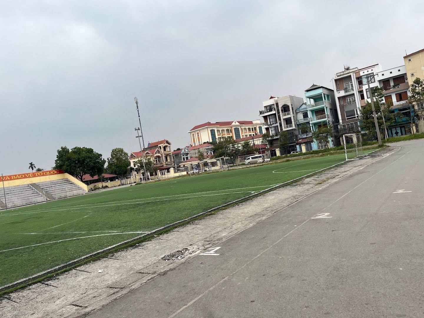 Sân vận động Quảng Oai 5