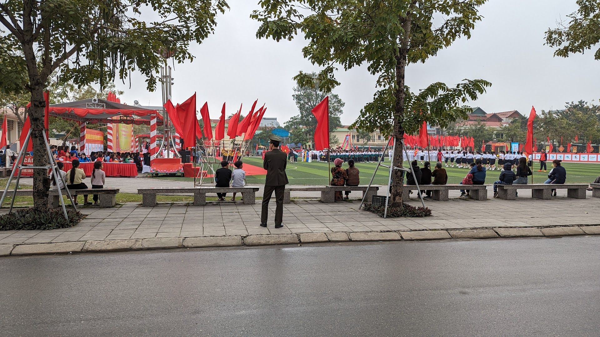 Sân Vận Động Quốc Oai 4