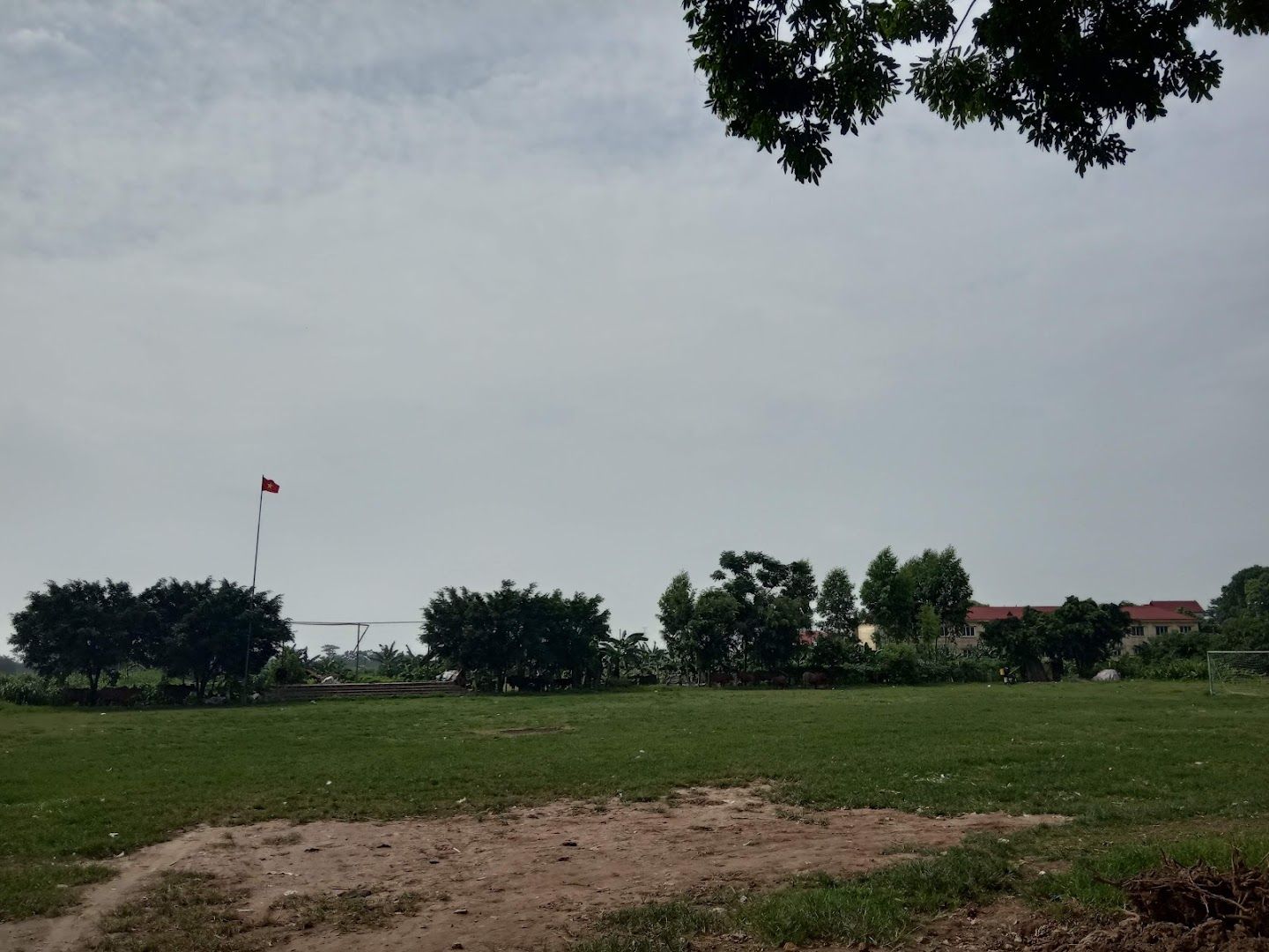 Sân vận động Thôn Tráng Việt 10