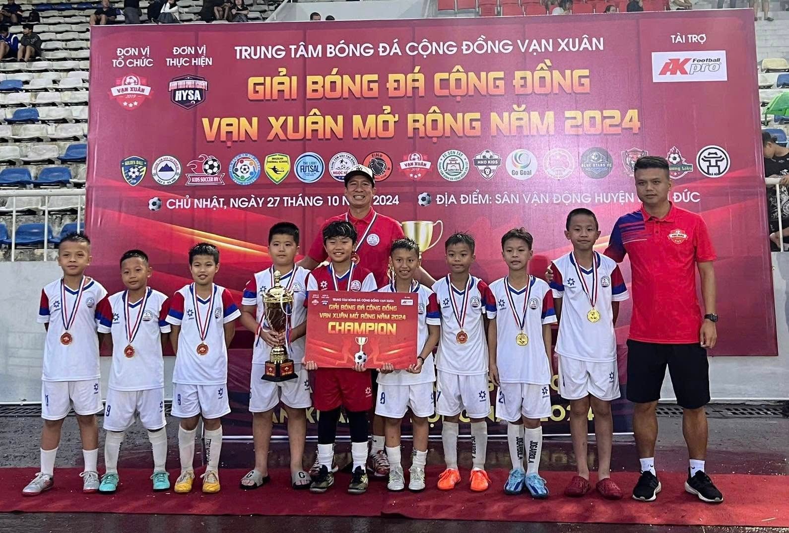 TRUNG TÂM BÓNG ĐÁ NGỌC HÙNG CƠ SỞ - SÓC SƠN 3