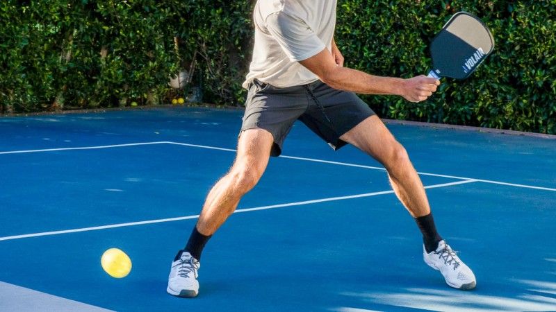 khi-nao-nen-su-dung-slipt-step-trong-pickleball-1.jpg