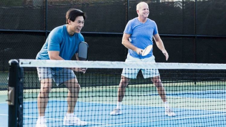 Chiến thuật Stacking trong Đánh đôi Pickleball: Nghệ thuật Phối hợp và Tối ưu hóa Tay thuận