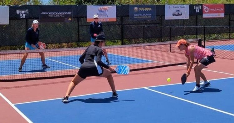 Chiến Thuật Đánh Đôi Pickleball: Nghệ Thuật Di Chuyển Đồng Bộ Và Bọc Lót Đồng Đội