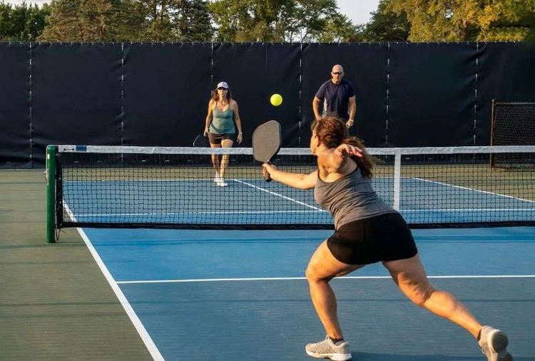 Chiến Thuật Erne: Nghệ Thuật Dứt Điểm 'Trên Không' Đầy Bất Ngờ Trong Pickleball
