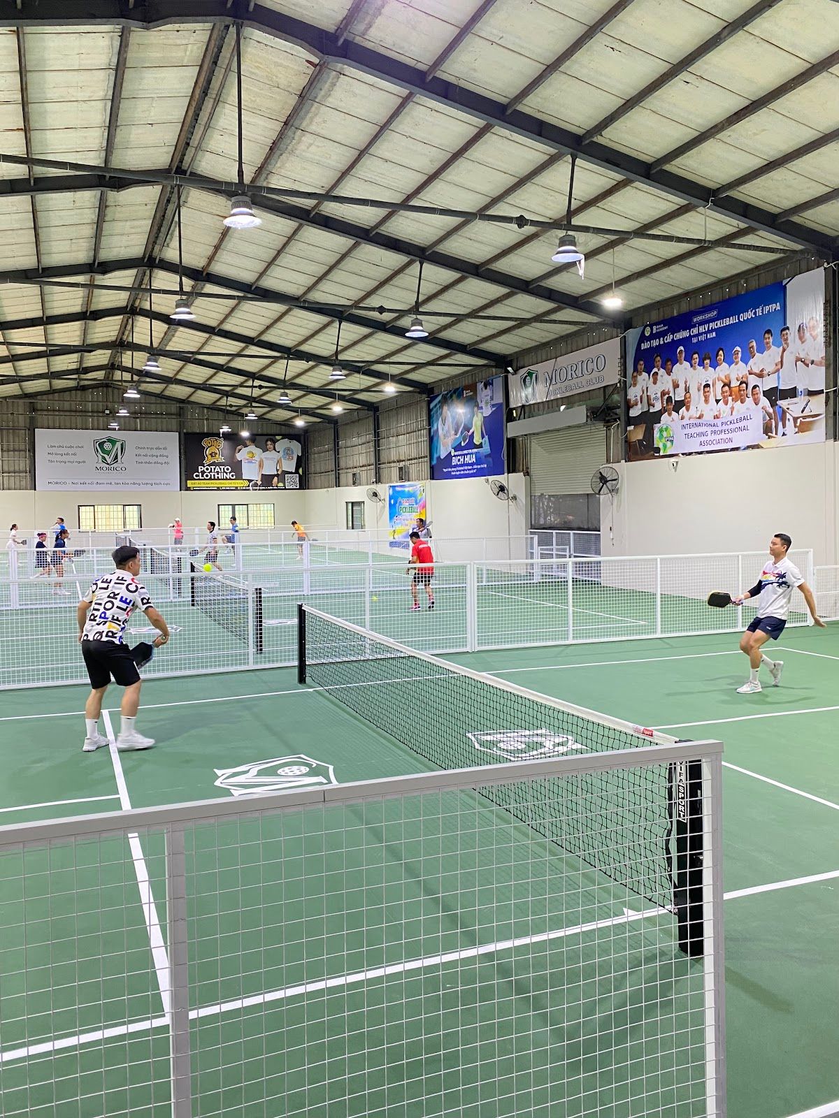 Morico Pickleball Club (5 Sân trong nhà) 3