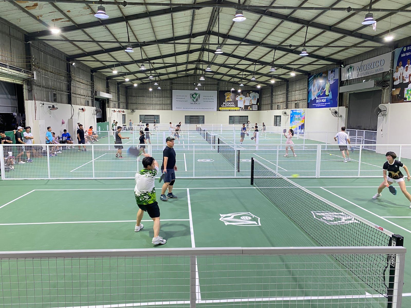 Morico Pickleball Club (5 Sân trong nhà) 4