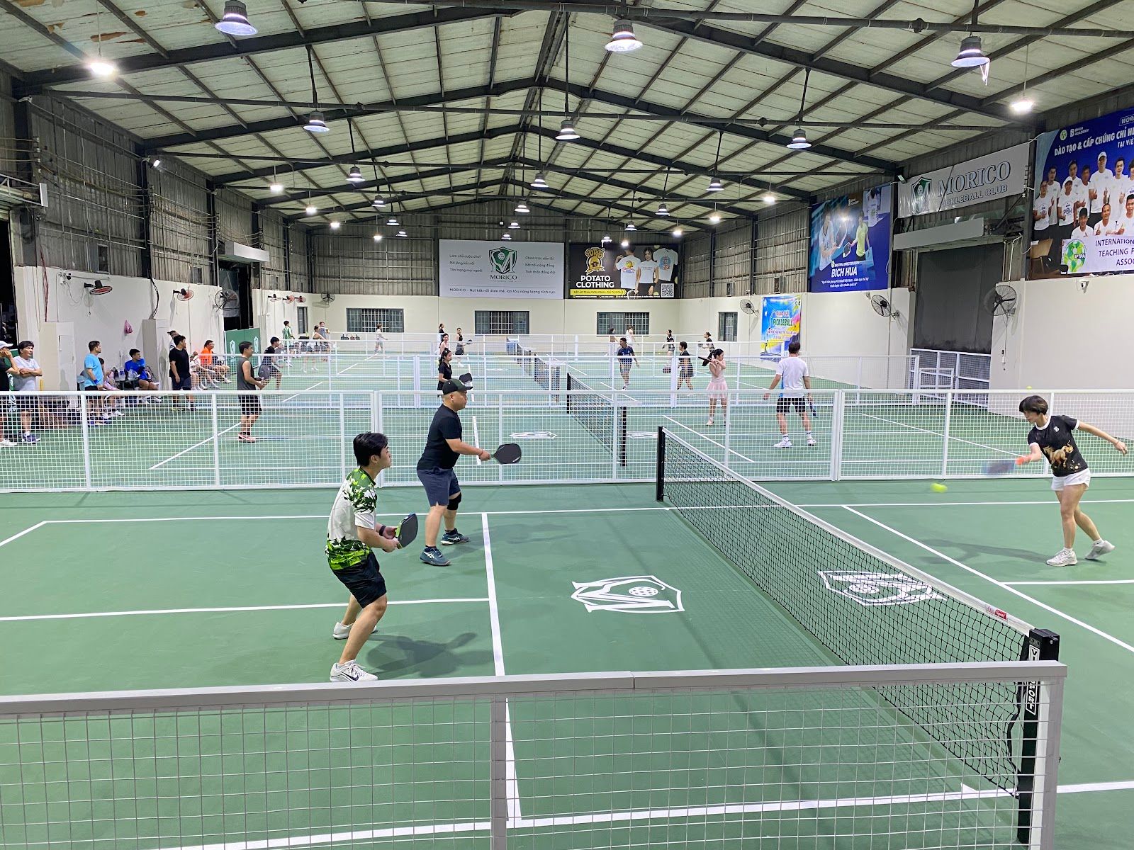 Morico Pickleball Club (5 Sân trong nhà) 5