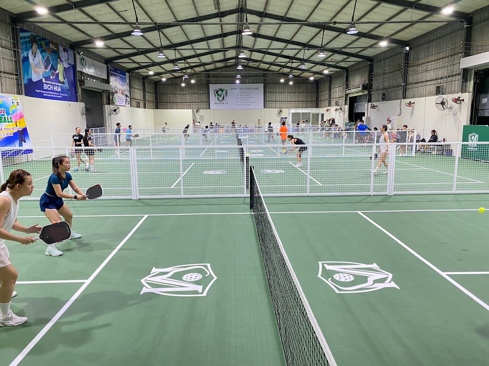 Morico Pickleball Club (5 Sân trong nhà) 6