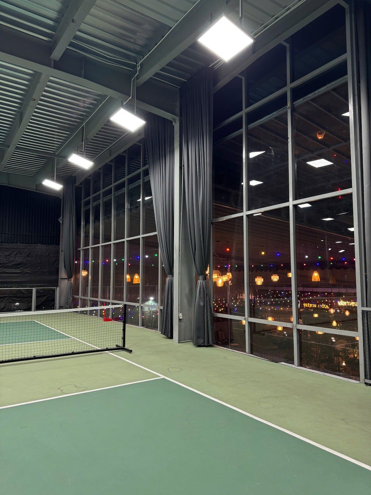 PooC Cafe Pickleball & Badminton 3