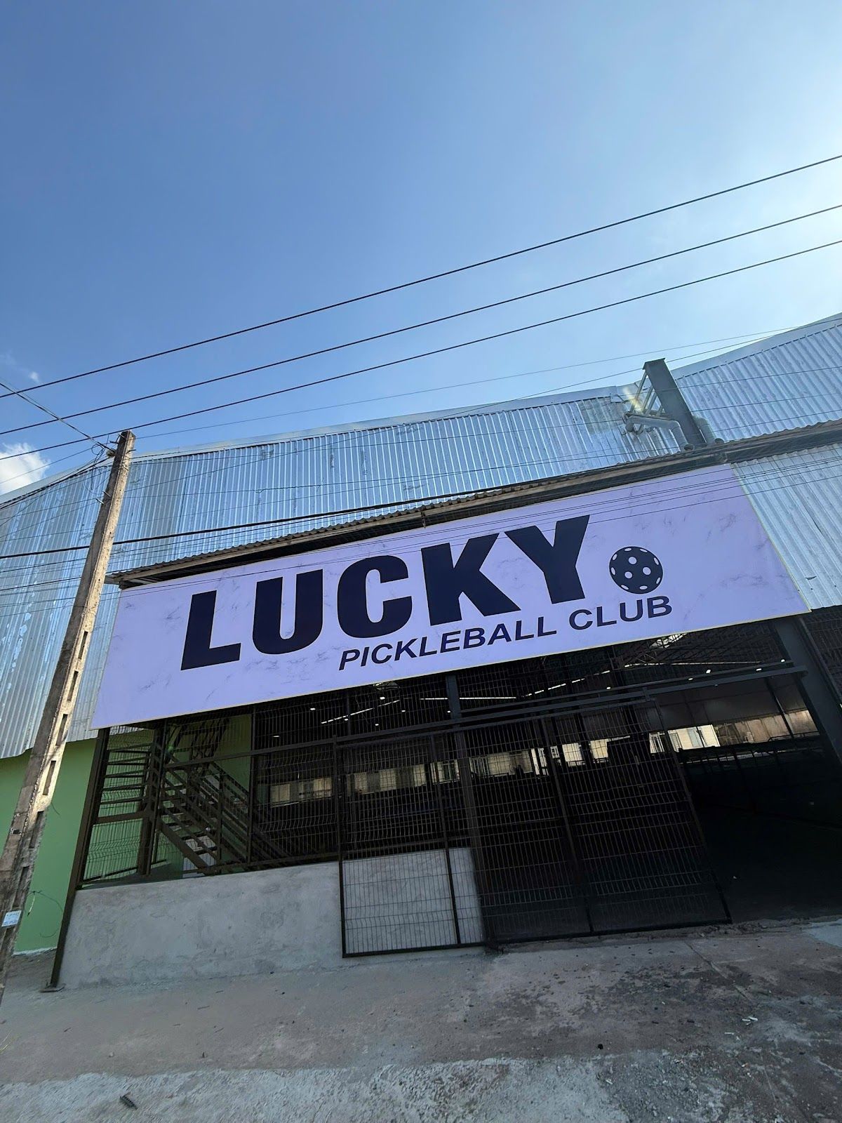 SÂN BÓNG PICKLEBALL LUCKY 8