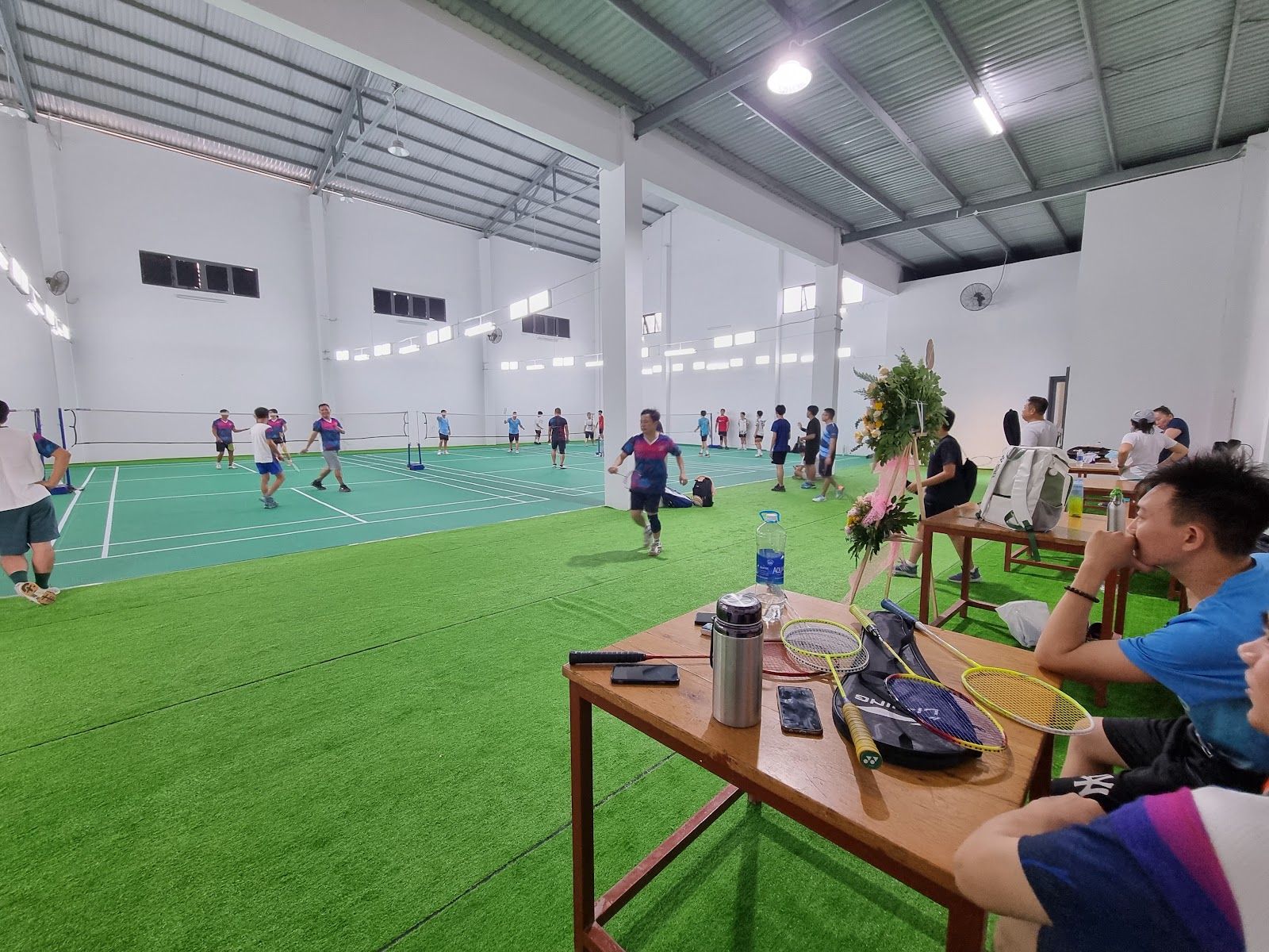 SÂN CẦU LÔNG PHÚ XUÂN QUẬN 7 9
