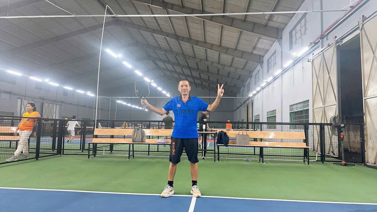 Sân Cầu Lông - Pickleball trong nhà DClub79 - bãi giữ xe ô tô 24 giờ 6