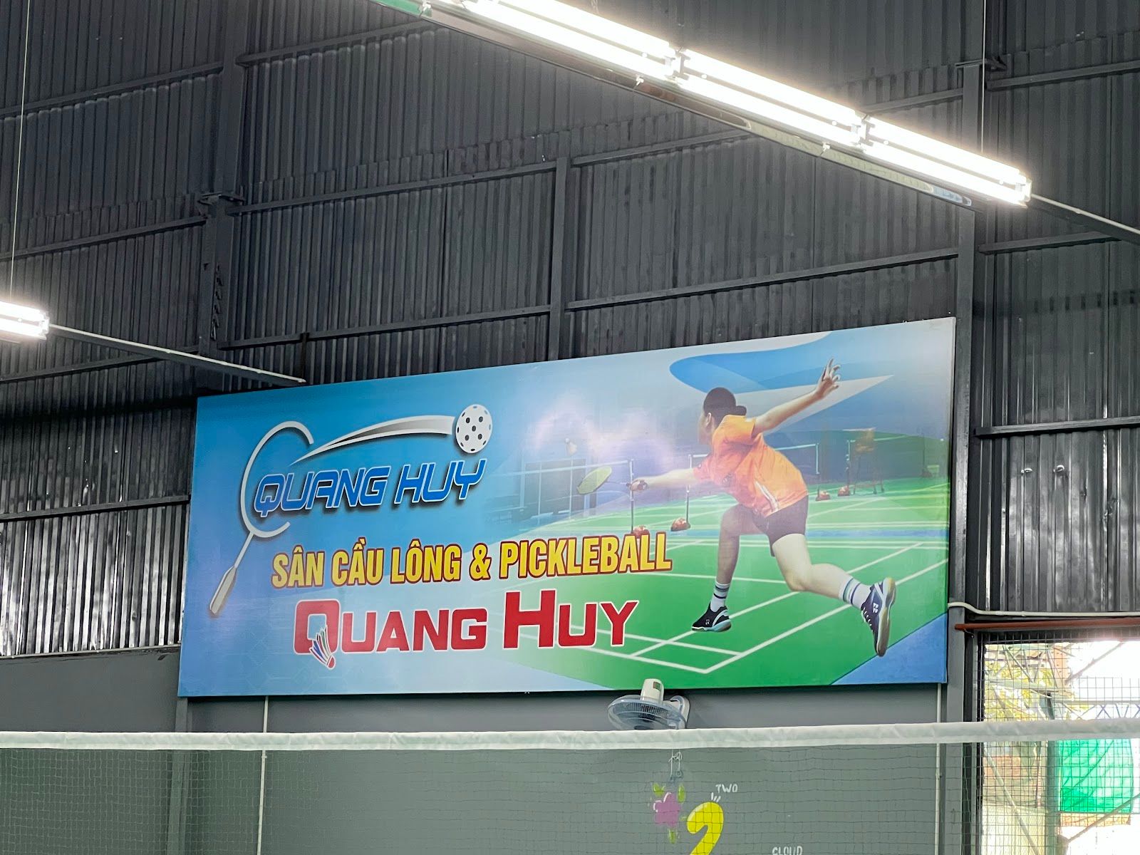 Sân Cầu Lông Quang Huy 2