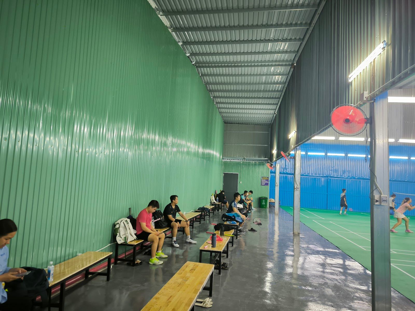 Sân cầu lông và pickleball Tô Ngọc Vân 8