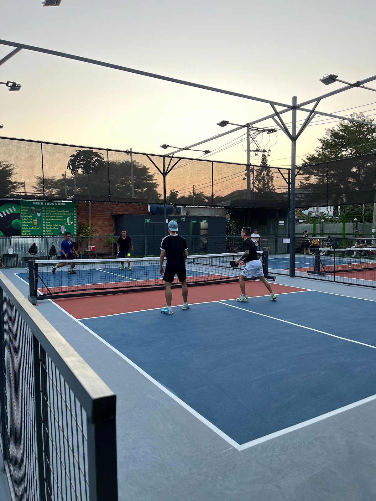 Sân Pickleball Cá Sấu Hoa cà 8