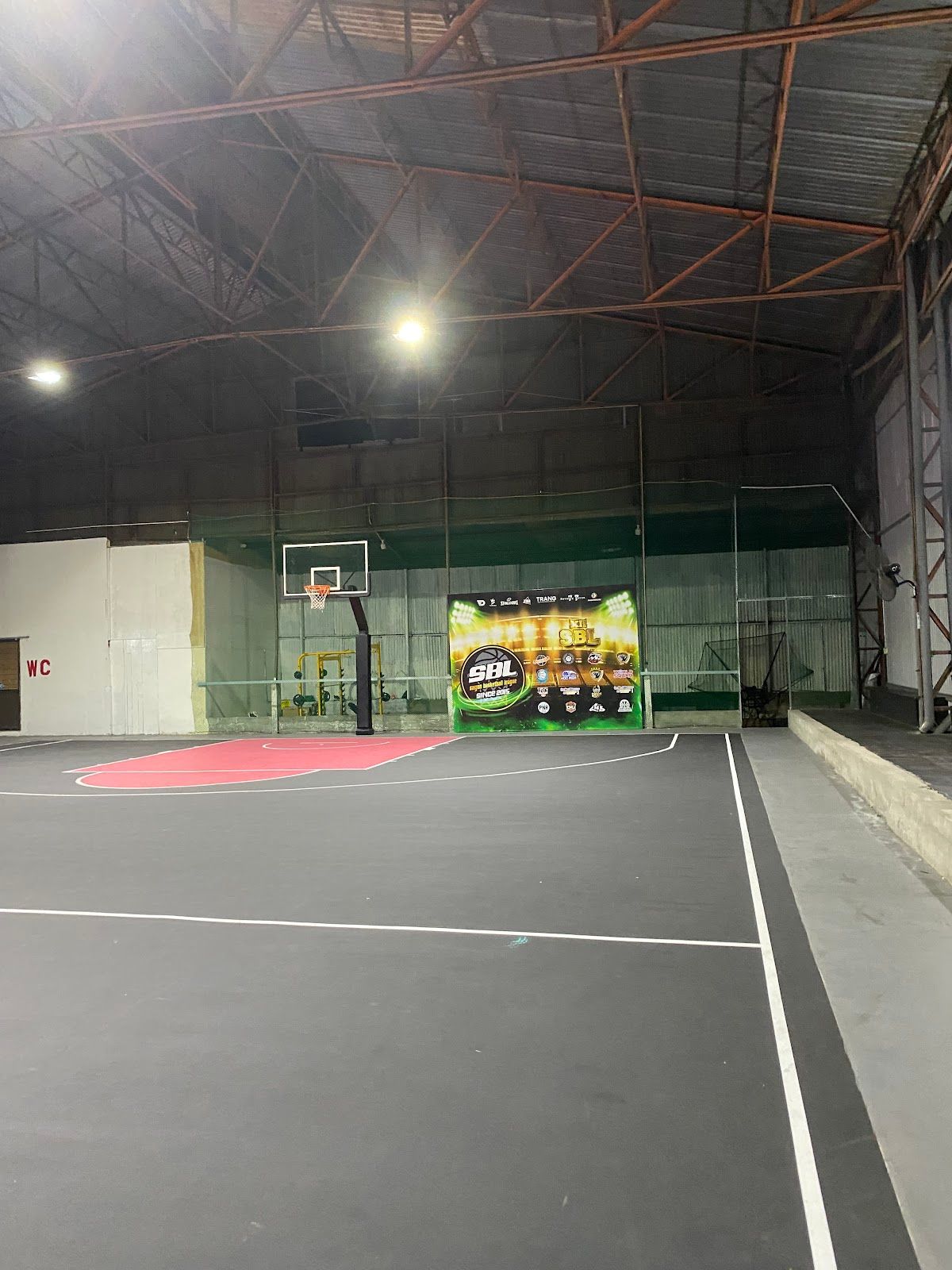 Seventy-Seven Basketball Center Q8 6