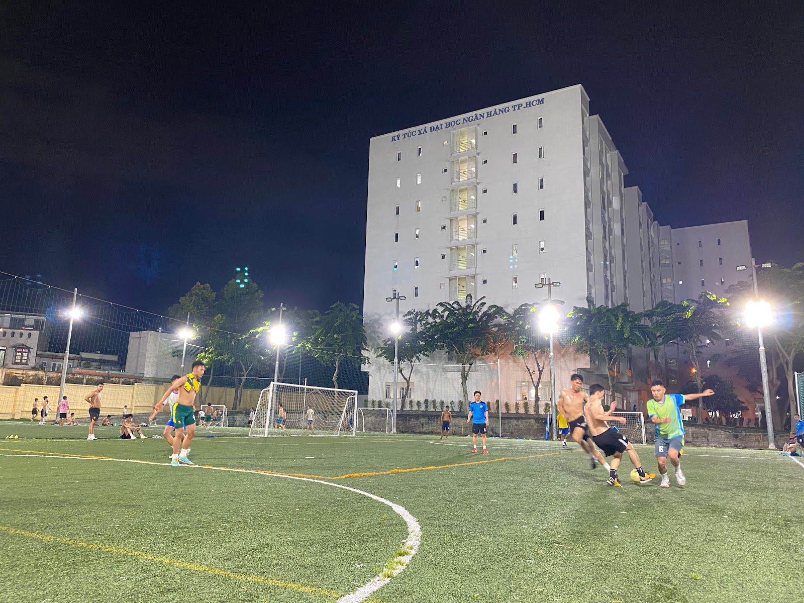 Sân bóng Trường Đại học Ngân hàng TP. HCM 0