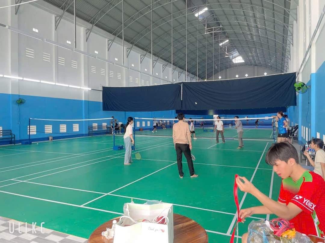 Sân Cầu Lông & Pickleball LÂM HẠNH 0