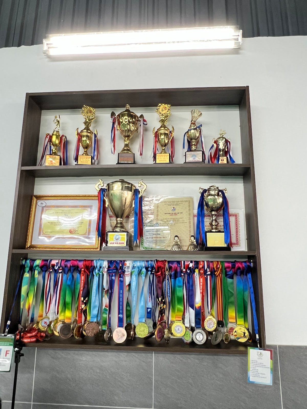 Sân Cầu Lông Quang Huy 6